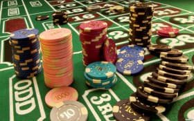 Android and iOS mobile app screens showing Liga 1 football sportsbook and live-dealer tables